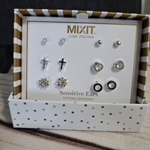 Mixit Silver Tone Sensitive Ears Post Stud Earrings 6 Pair In Striped Gift Box